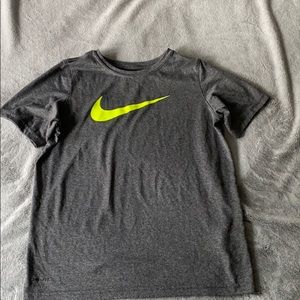 Nike boys graphic t-shirt